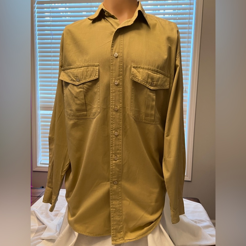 Banana Republic long-sleeve shirt. With packets on the side.